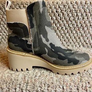 Nicole Miller camo platform pull-on booties, Size 8